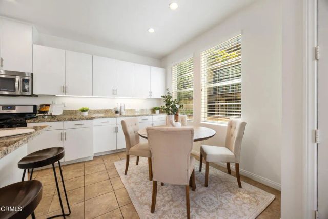 908 N Primrose Lane A, Azusa, CA 91702