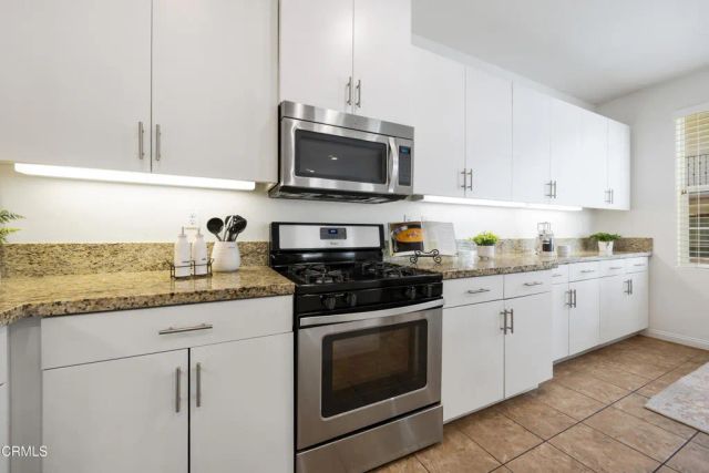 908 N Primrose Lane A, Azusa, CA 91702