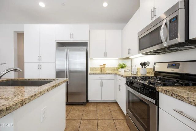 908 N Primrose Lane A, Azusa, CA 91702