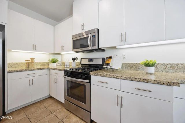 908 N Primrose Lane A, Azusa, CA 91702