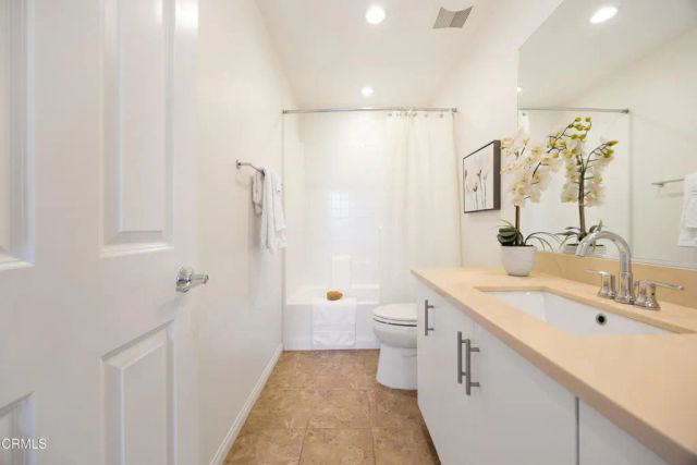 908 N Primrose Lane A, Azusa, CA 91702