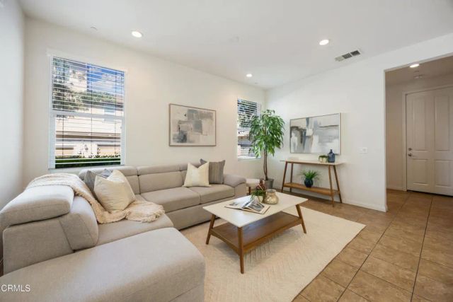 908 N Primrose Lane A, Azusa, CA 91702