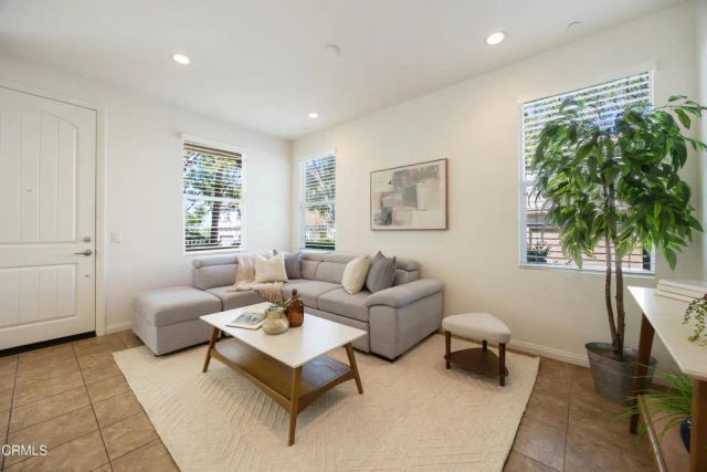908 N Primrose Lane A, Azusa, CA 91702