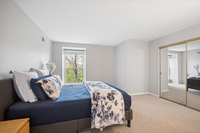 5400 Carriageway Drive 315, Rolling Meadows, IL 60008