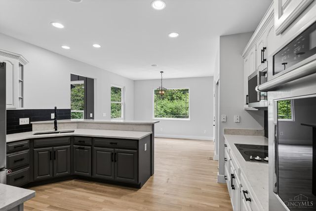 956 Palomar Drive, Miami Twp, OH 45140