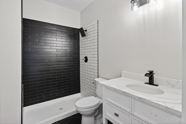 956 Palomar Drive, Miami Twp, OH 45140