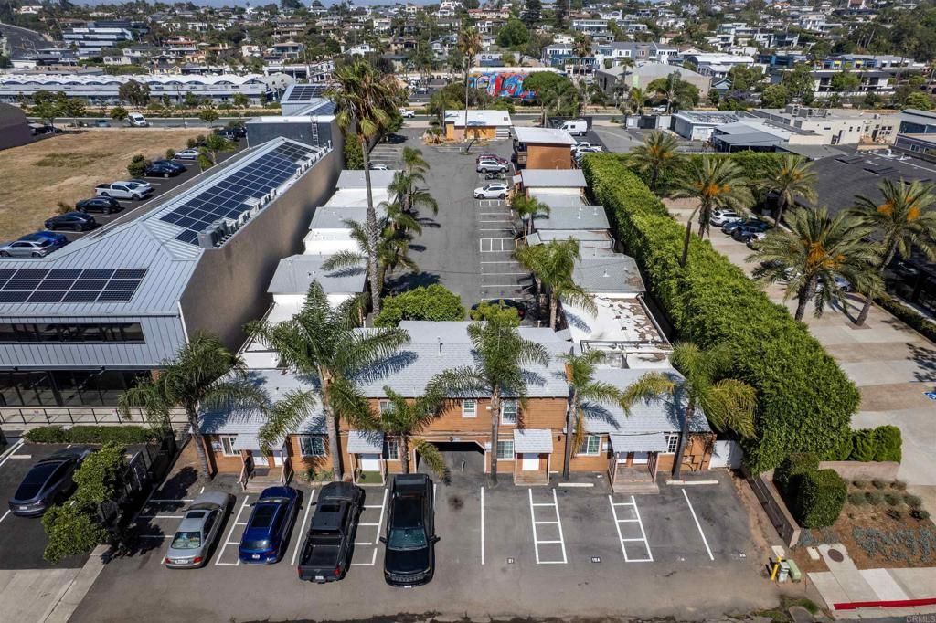225 S Hwy 101, Solana Beach, CA 92075 — exterior