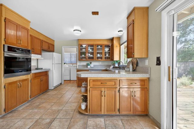 334 Richmond Dr, Santa Rosa, CA 95401