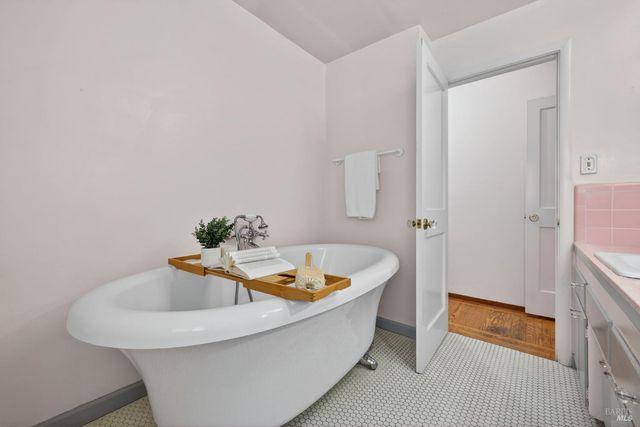 334 Richmond Dr, Santa Rosa, CA 95401