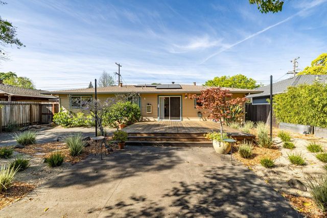 334 Richmond Dr, Santa Rosa, CA 95401