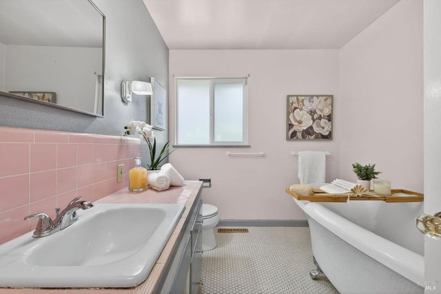 334 Richmond Dr, Santa Rosa, CA 95401