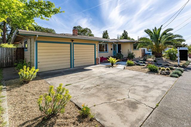 334 Richmond Dr, Santa Rosa, CA 95401