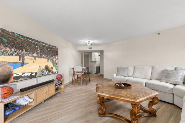 1225 Lasalle Avenue 1502, Minneapolis, MN 55403