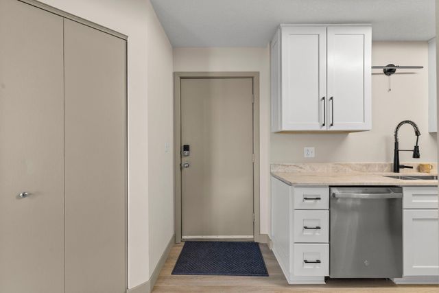 1225 Lasalle Avenue 1502, Minneapolis, MN 55403
