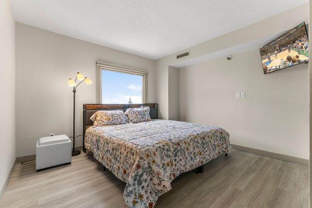 1225 Lasalle Avenue 1502, Minneapolis, MN 55403
