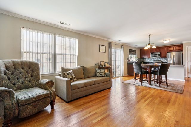 27 Riverview Court 27, Brookfield, CT 06804