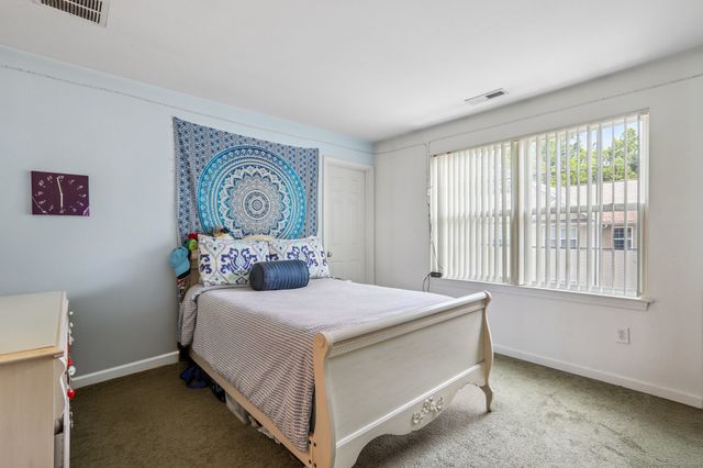 27 Riverview Court 27, Brookfield, CT 06804