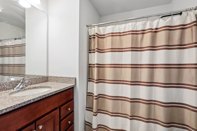 27 Riverview Court 27, Brookfield, CT 06804