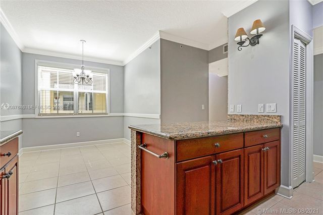 7594 SW 102nd Street 200, Pinecrest, FL 33156