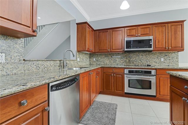 7594 SW 102nd Street 200, Pinecrest, FL 33156