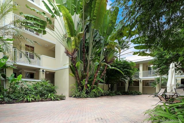 7594 SW 102nd Street 200, Pinecrest, FL 33156