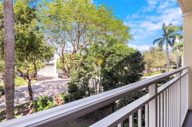 7594 SW 102nd Street 200, Pinecrest, FL 33156