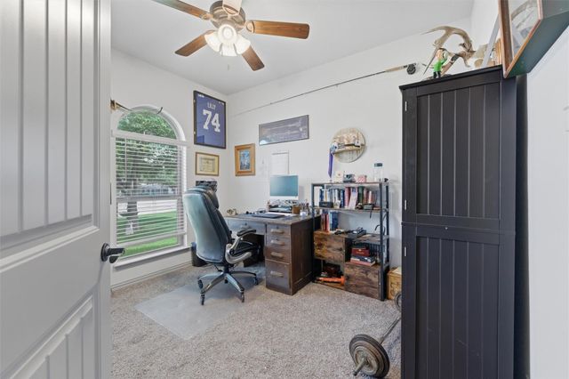 322 S Bowie Drive, Weatherford, TX 76086
