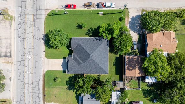 322 S Bowie Drive, Weatherford, TX 76086