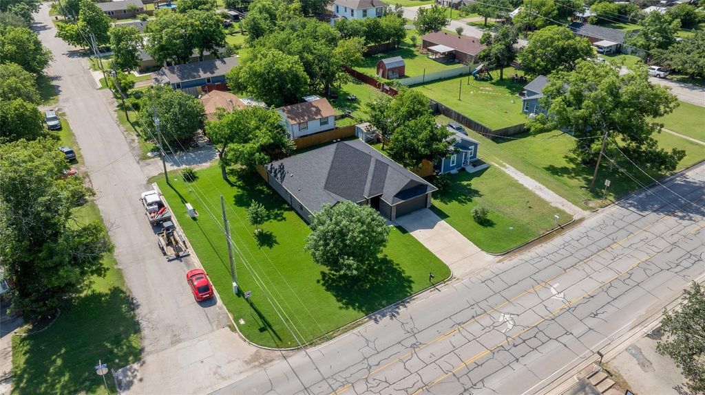 322 S Bowie Drive, Weatherford, TX 76086 — photo 3