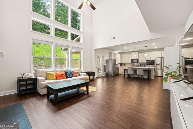 5065 Cooper Farm Drive, Buford, GA 30518