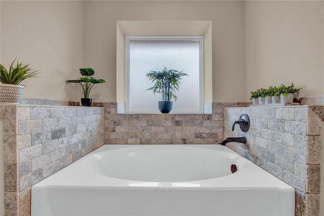 9005 SW 48th Terrace, Oklahoma City, OK 73179