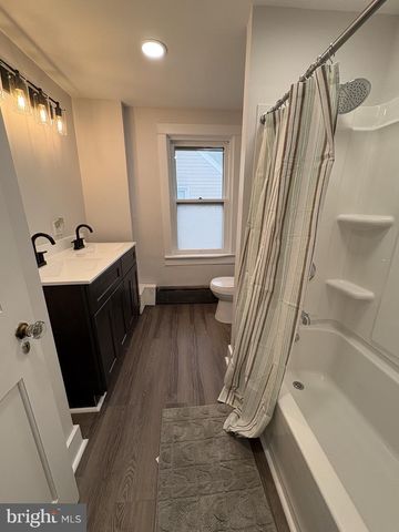 2101 W PHILADELPHIA ST, York, PA 17404
