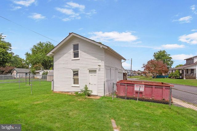 2101 W PHILADELPHIA ST, York, PA 17404