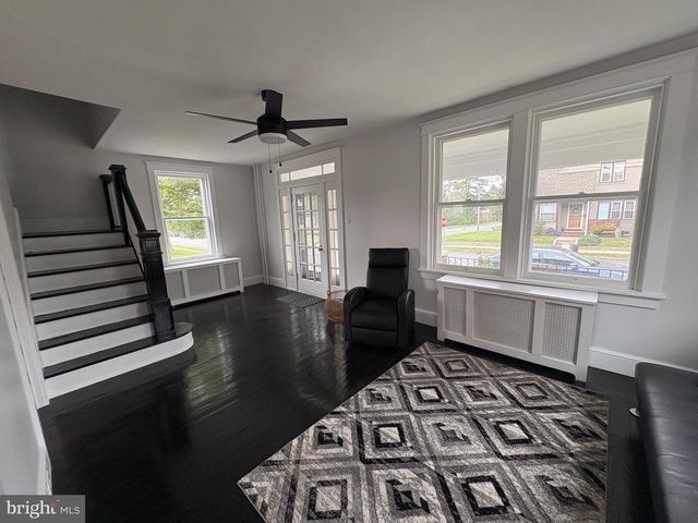 2101 W PHILADELPHIA ST, York, PA 17404