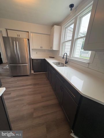 2101 W PHILADELPHIA ST, York, PA 17404
