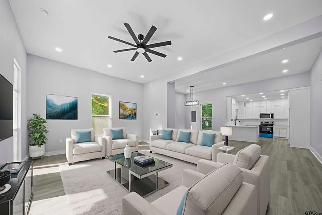 917 N JACKSON ST, Palestine, TX 75801