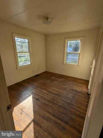 1106 FIRST AVE, Seabrook, NJ 08302