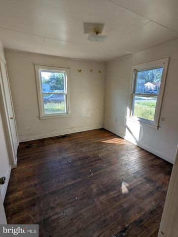 1106 FIRST AVE, Seabrook, NJ 08302