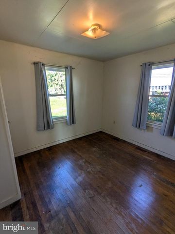 1106 FIRST AVE, Seabrook, NJ 08302