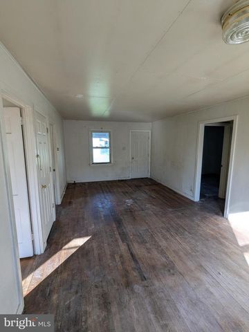 1106 FIRST AVE, Seabrook, NJ 08302