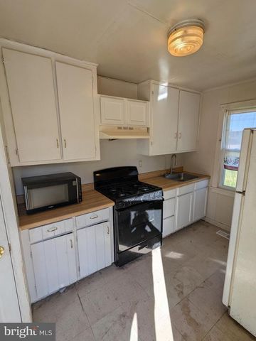 1106 FIRST AVE, Seabrook, NJ 08302