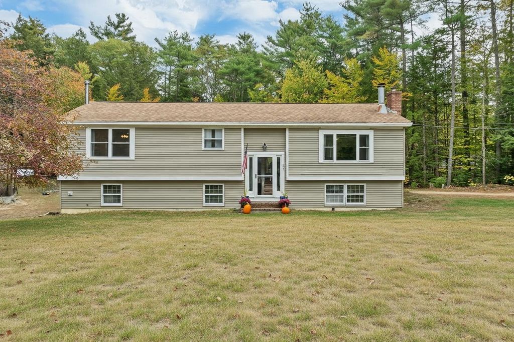 21 Percy Drive, Wolfeboro, NH 03894