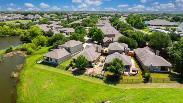 4332 Teravista Club DR 15, Round Rock, TX 78665