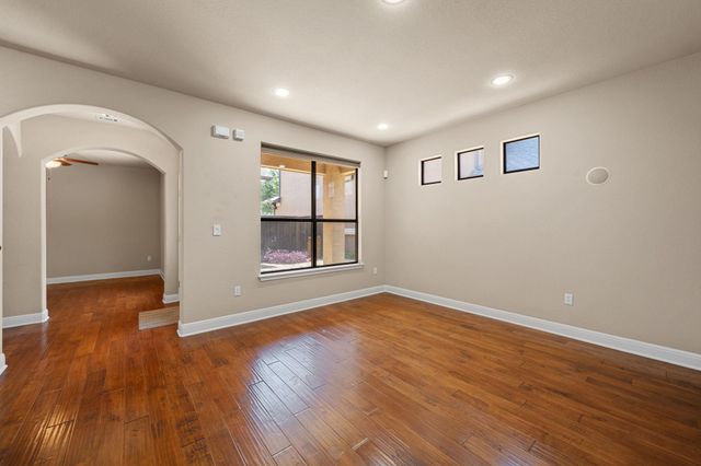 4332 Teravista Club DR 15, Round Rock, TX 78665