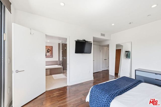 11321 Missouri Avenue 203, Los Angeles, CA 90025