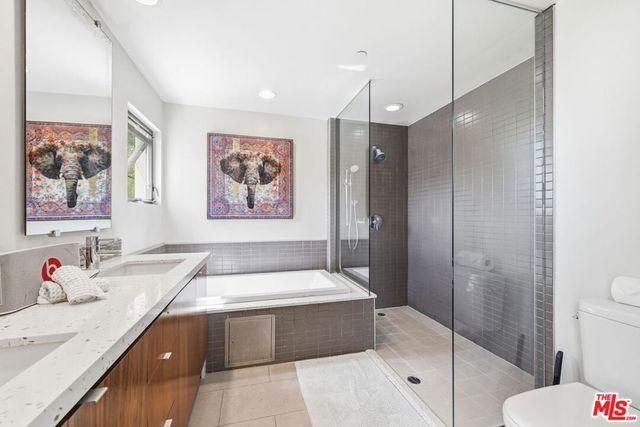 11321 Missouri Avenue 203, Los Angeles, CA 90025