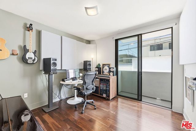 11321 Missouri Avenue 203, Los Angeles, CA 90025