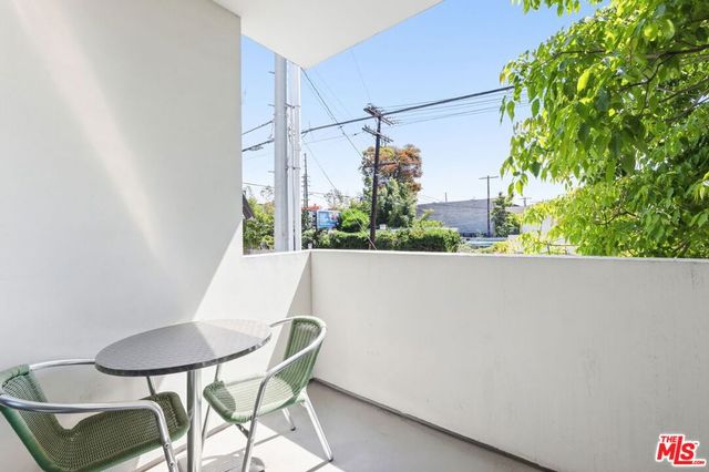 11321 Missouri Avenue 203, Los Angeles, CA 90025