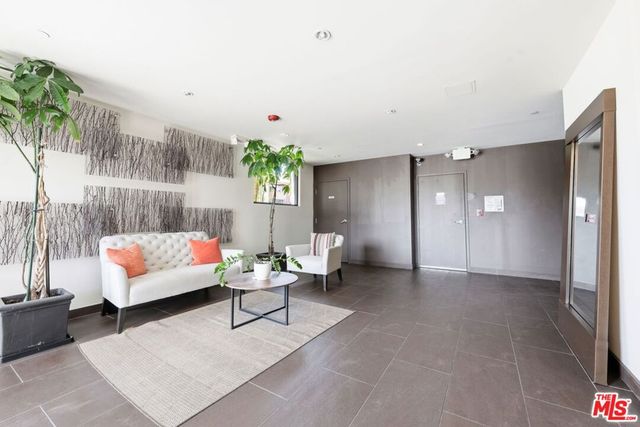 11321 Missouri Avenue 203, Los Angeles, CA 90025