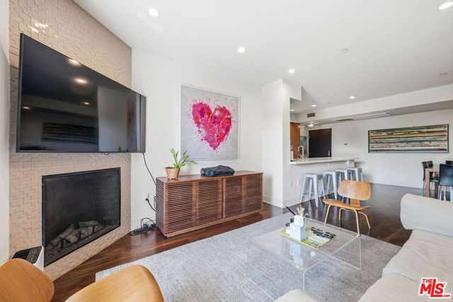 11321 Missouri Avenue 203, Los Angeles, CA 90025